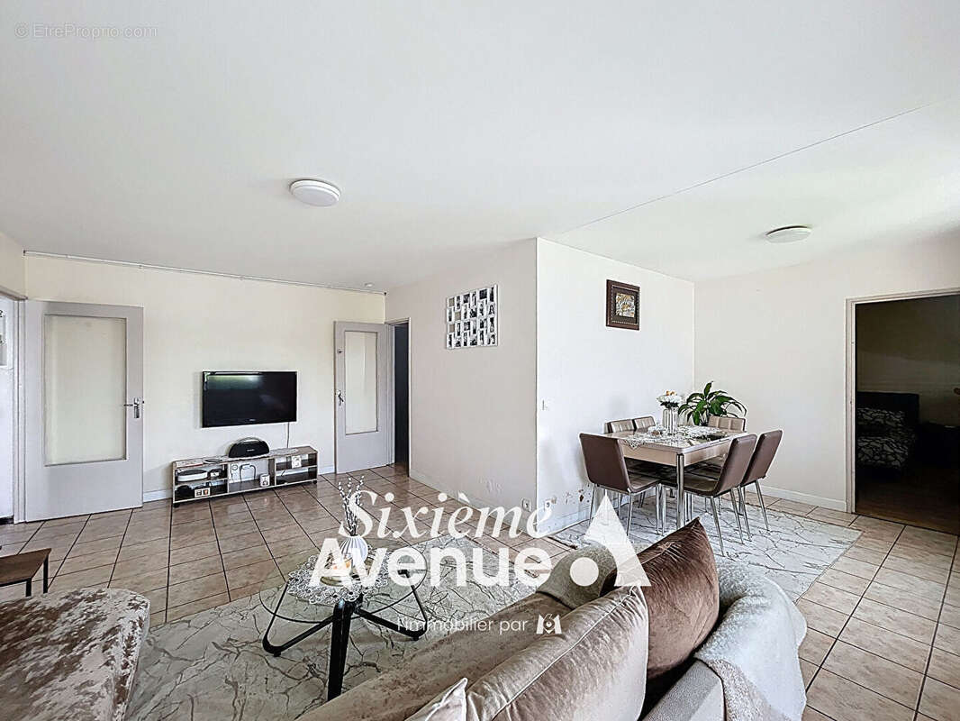 Appartement à VAULX-EN-VELIN