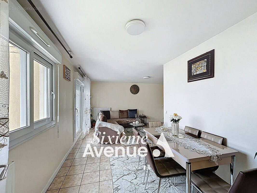 Appartement à VAULX-EN-VELIN