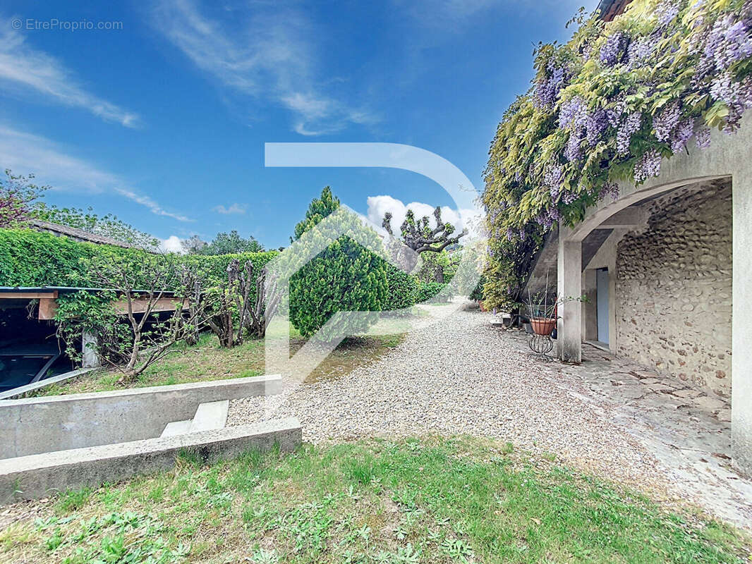 Maison à MALATAVERNE