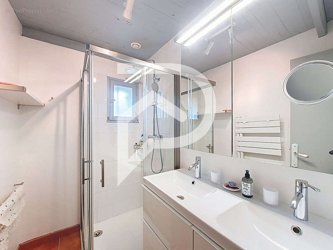 Maison à MALATAVERNE