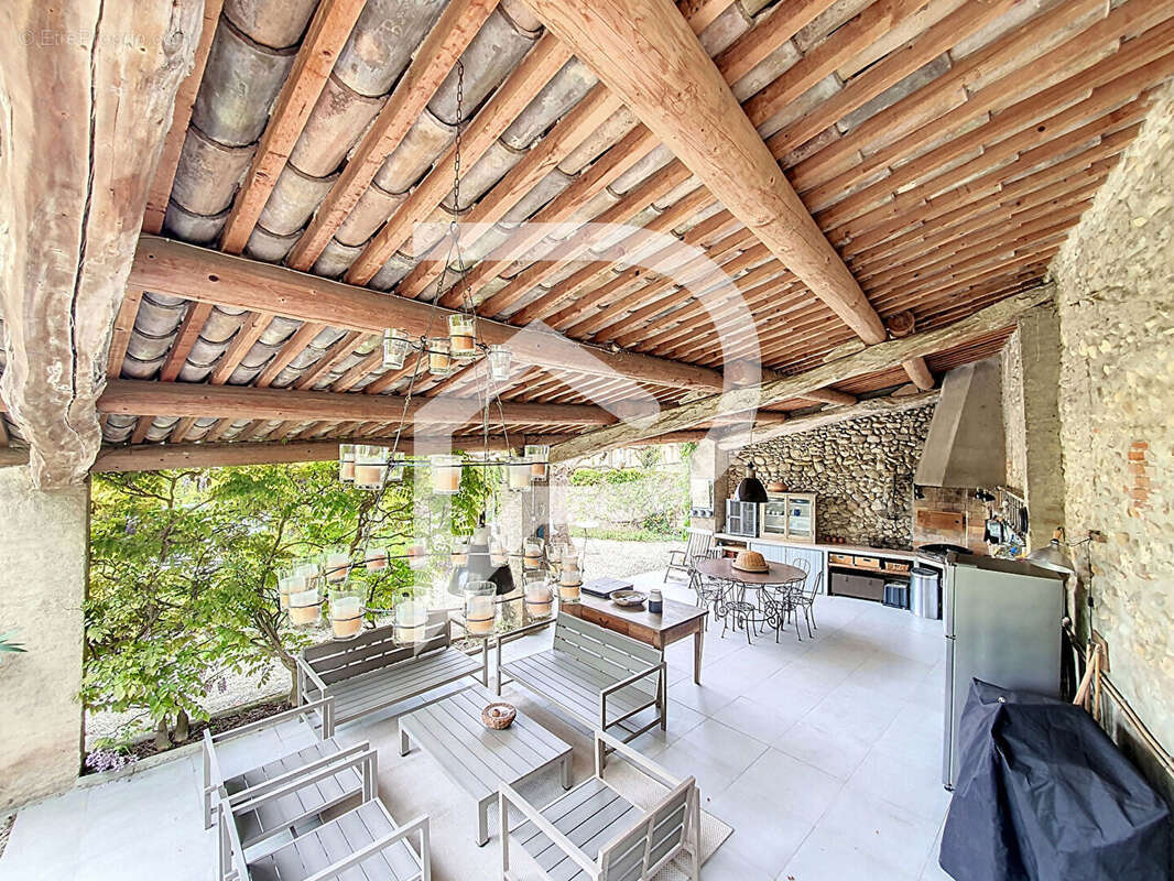 Maison à MALATAVERNE