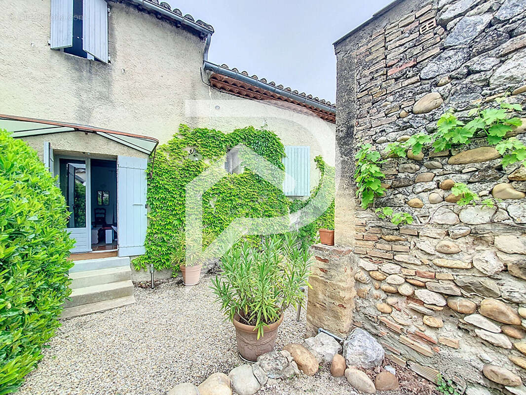 Maison à MALATAVERNE