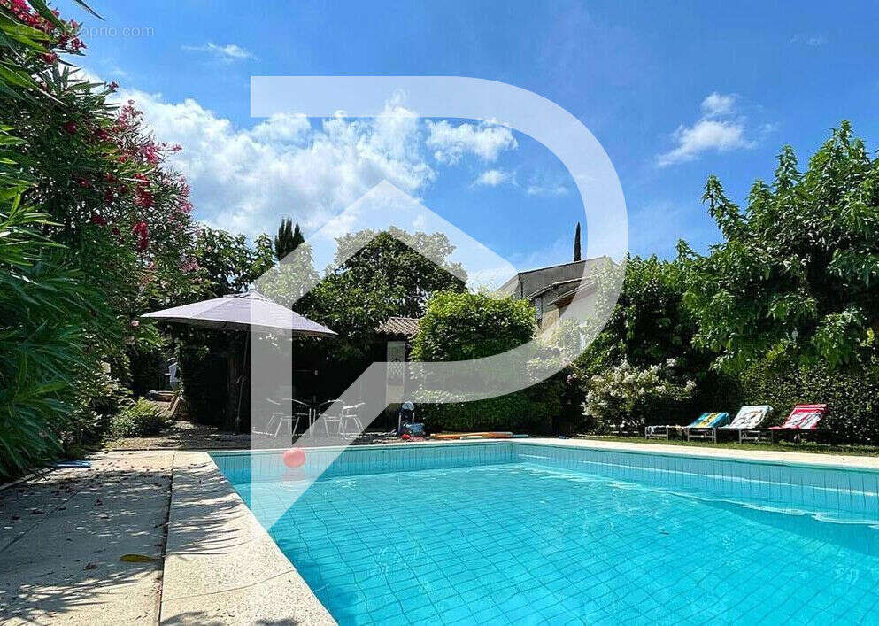 Maison à MALATAVERNE