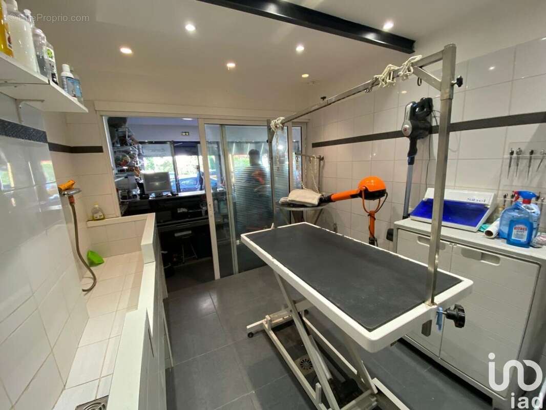 Photo 3 - Commerce à CANNES