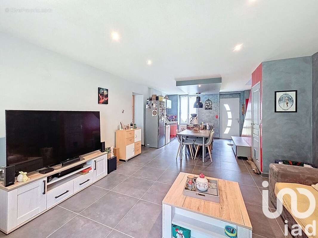 Photo 2 - Maison à VIVIER-AU-COURT