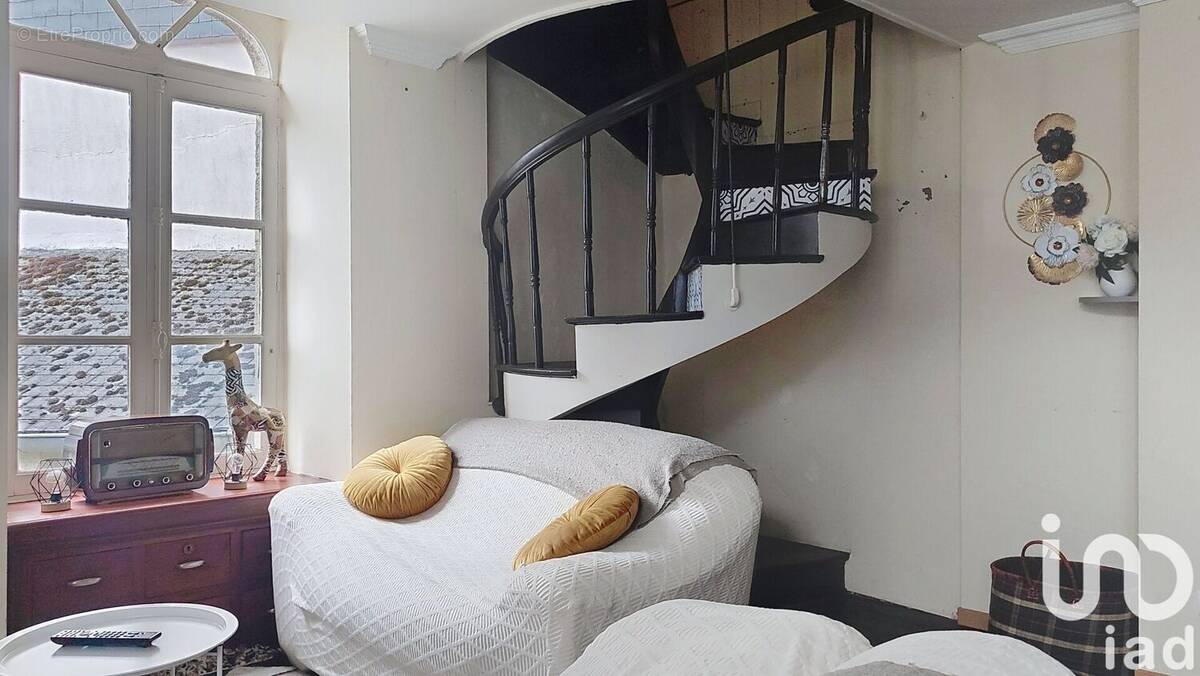 Photo 1 - Maison à BAZOUGES-LA-PEROUSE