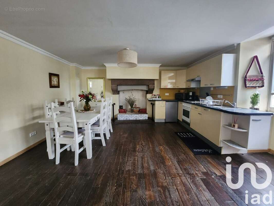 Photo 2 - Maison à BAZOUGES-LA-PEROUSE