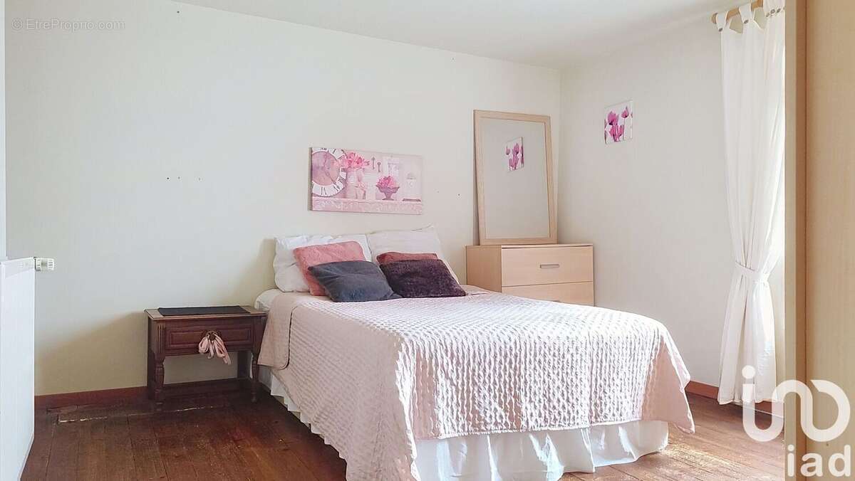 Photo 6 - Maison à BAZOUGES-LA-PEROUSE