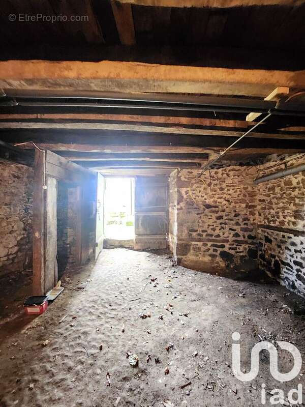 Photo 8 - Maison à BAZOUGES-LA-PEROUSE