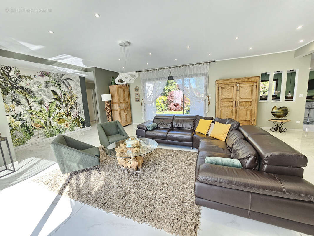 Maison à SAINT-GEORGES-DES-GROSEILLERS