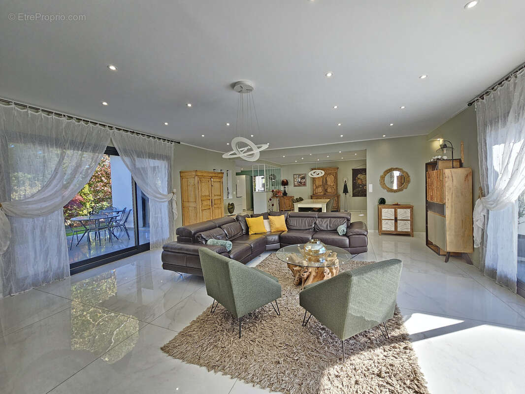 Maison à SAINT-GEORGES-DES-GROSEILLERS