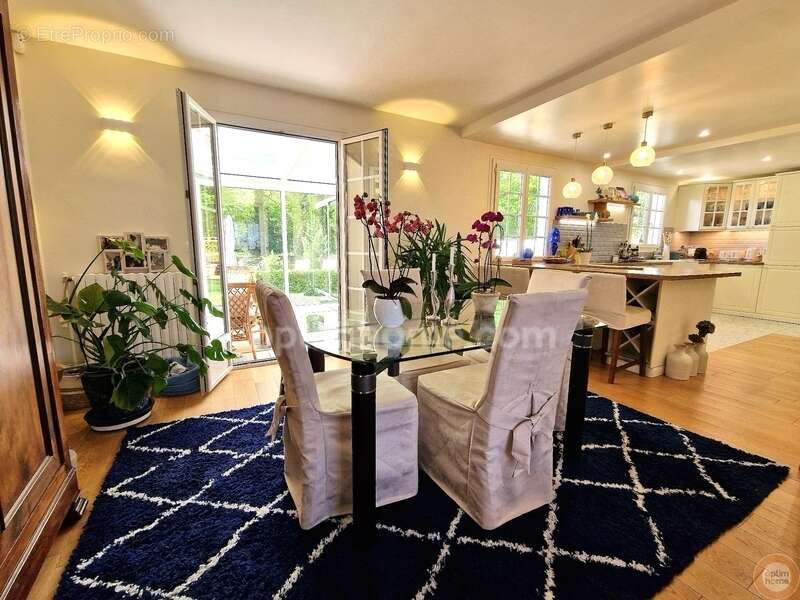 Maison à SAINT-GERMAIN-LES-ARPAJON