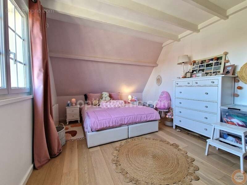 Maison à SAINT-GERMAIN-LES-ARPAJON