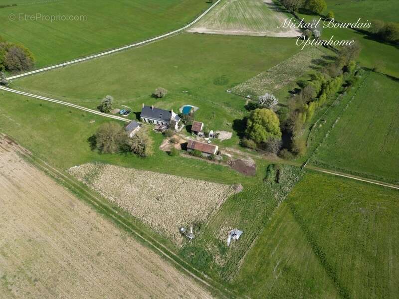 Maison à COURCELLES-DE-TOURAINE