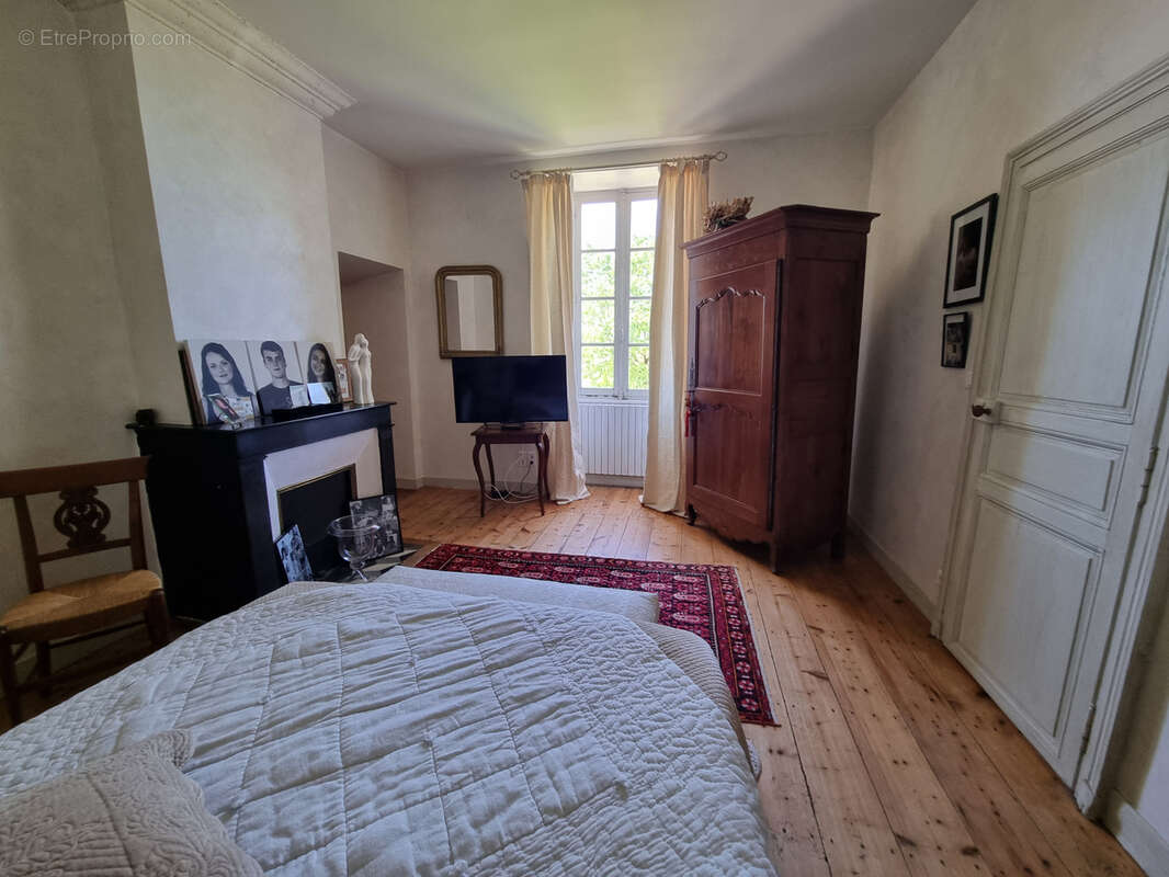 Maison à L&#039;ISLE-D&#039;ESPAGNAC