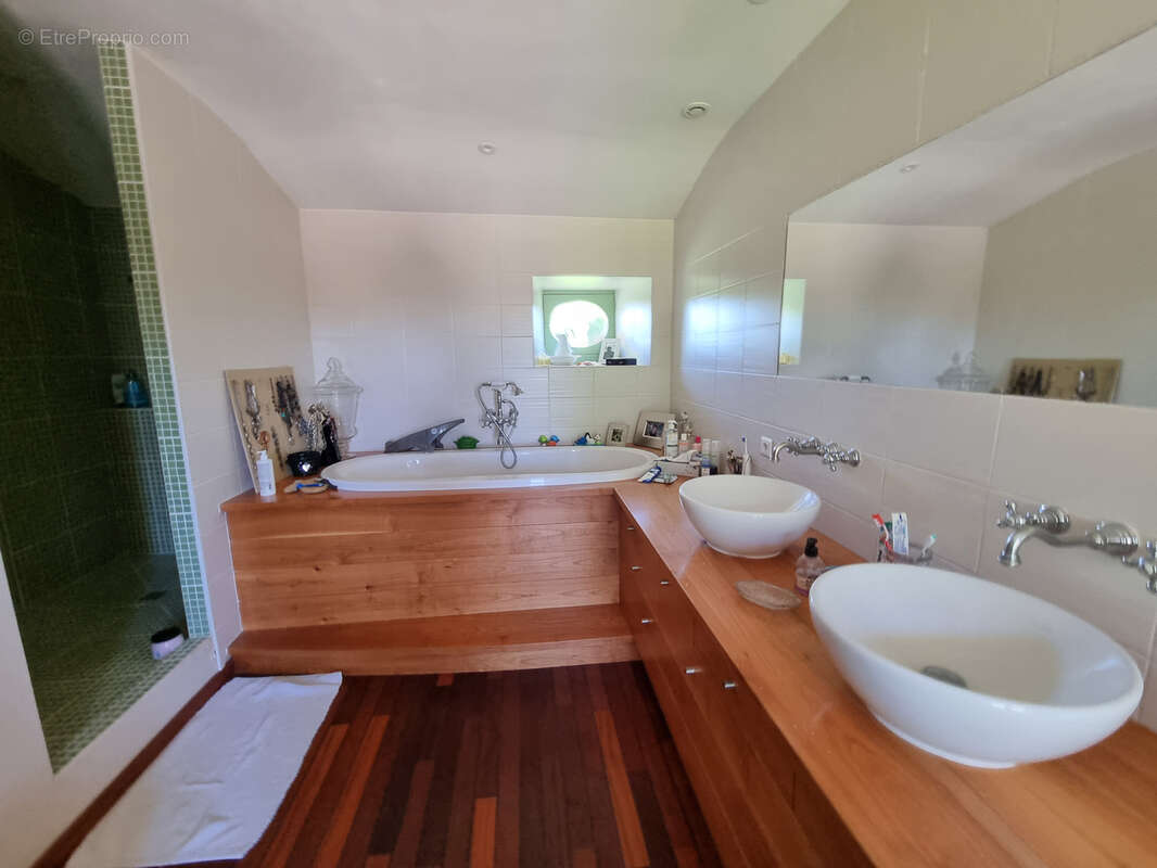 Maison à L&#039;ISLE-D&#039;ESPAGNAC