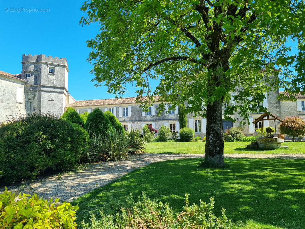 Maison à L&#039;ISLE-D&#039;ESPAGNAC