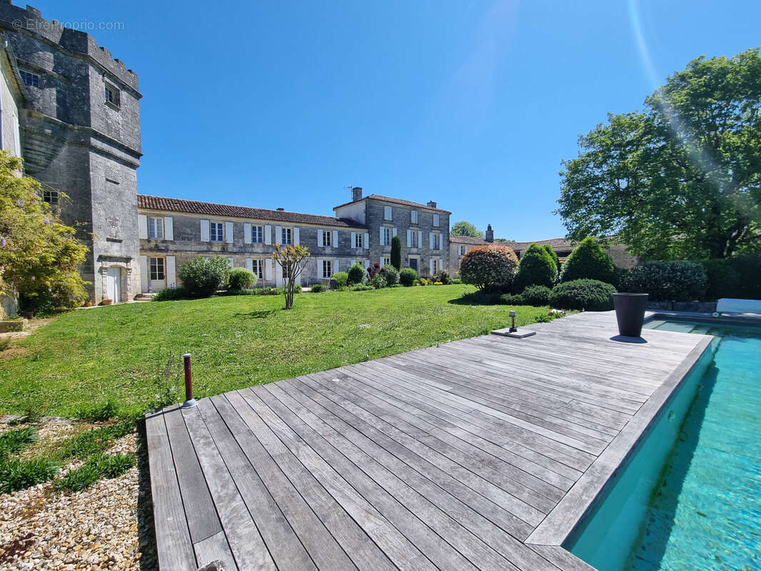 Maison à L&#039;ISLE-D&#039;ESPAGNAC