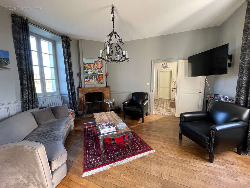 Maison à L&#039;ISLE-D&#039;ESPAGNAC