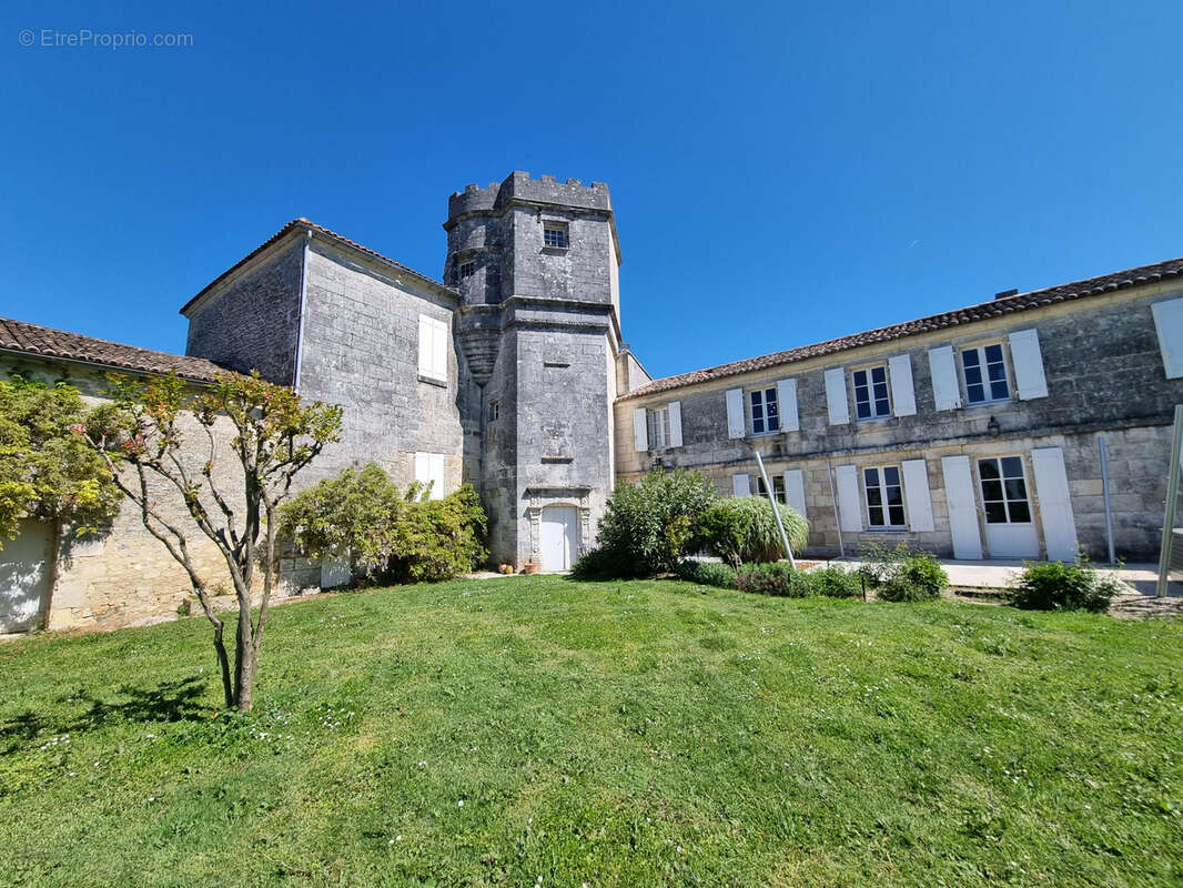 Maison à L&#039;ISLE-D&#039;ESPAGNAC
