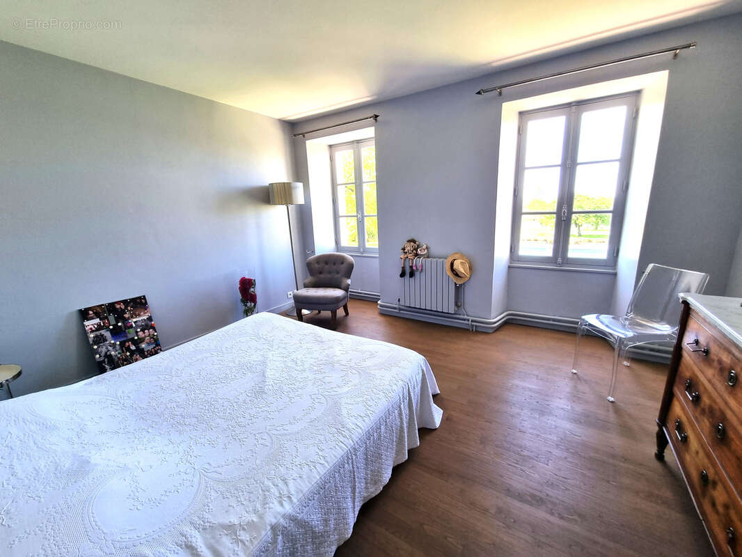 Maison à L&#039;ISLE-D&#039;ESPAGNAC