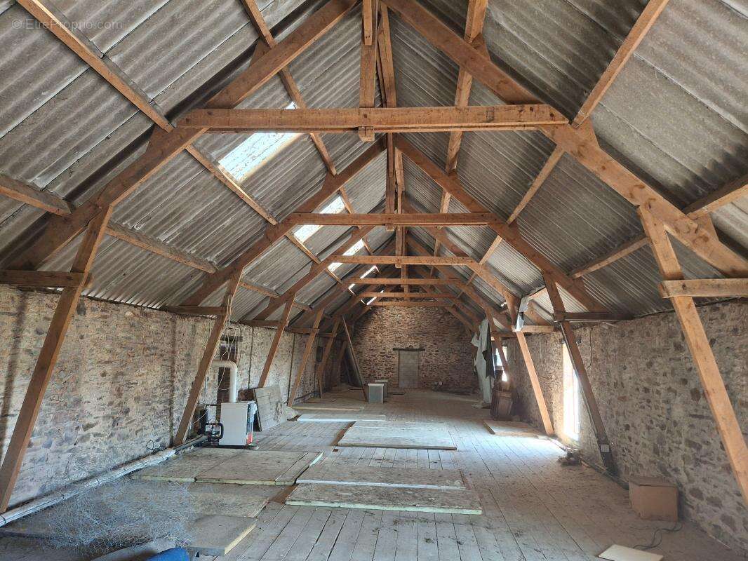 Maison à JOUE-SUR-ERDRE