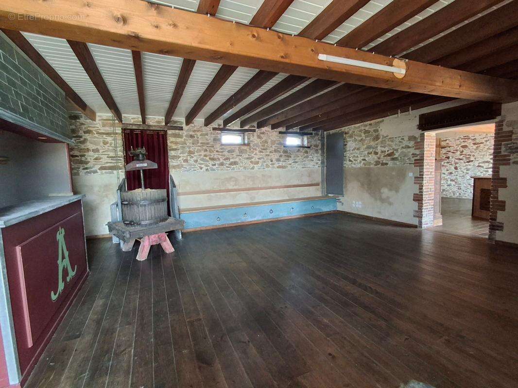 Maison à JOUE-SUR-ERDRE