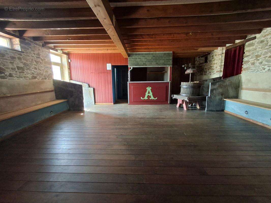 Maison à JOUE-SUR-ERDRE