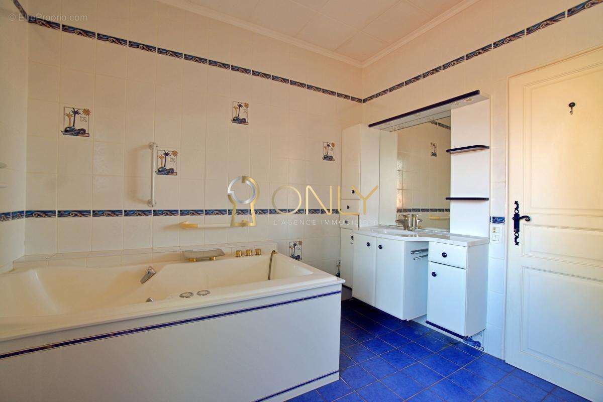 Maison à CHAZAY-D&#039;AZERGUES