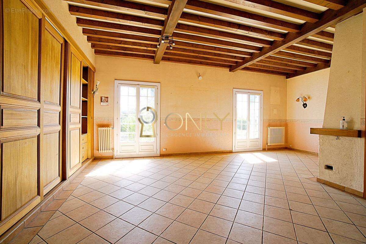 Maison à CHAZAY-D&#039;AZERGUES