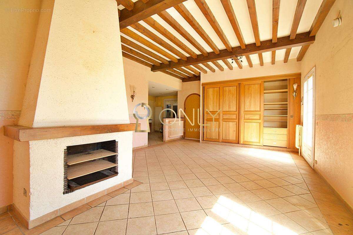 Maison à CHAZAY-D&#039;AZERGUES