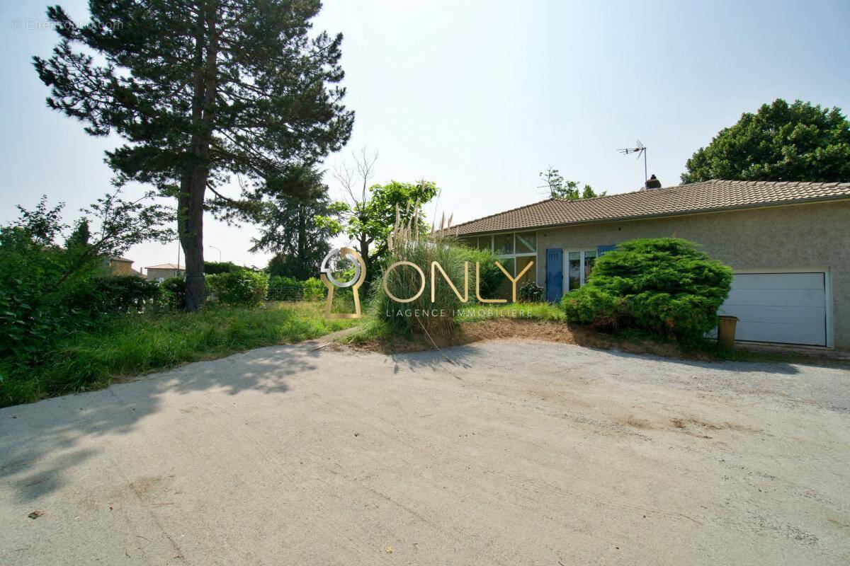 Maison à CHAZAY-D&#039;AZERGUES