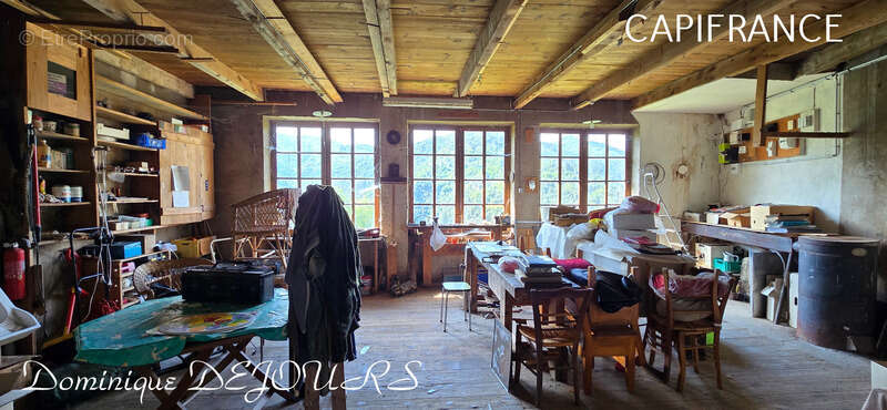 Maison à SAINT-SAUVEUR-DE-MONTAGUT