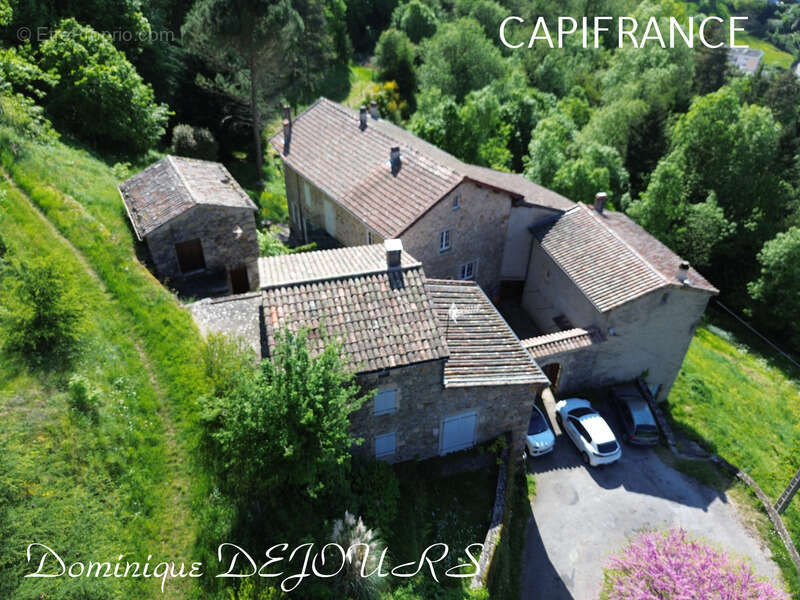 Maison à SAINT-SAUVEUR-DE-MONTAGUT