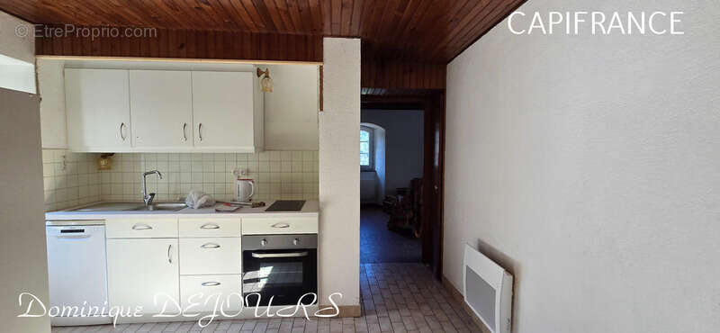 Maison à SAINT-SAUVEUR-DE-MONTAGUT