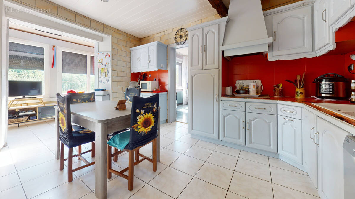 Maison à FONTAINE-LES-CLERVAL