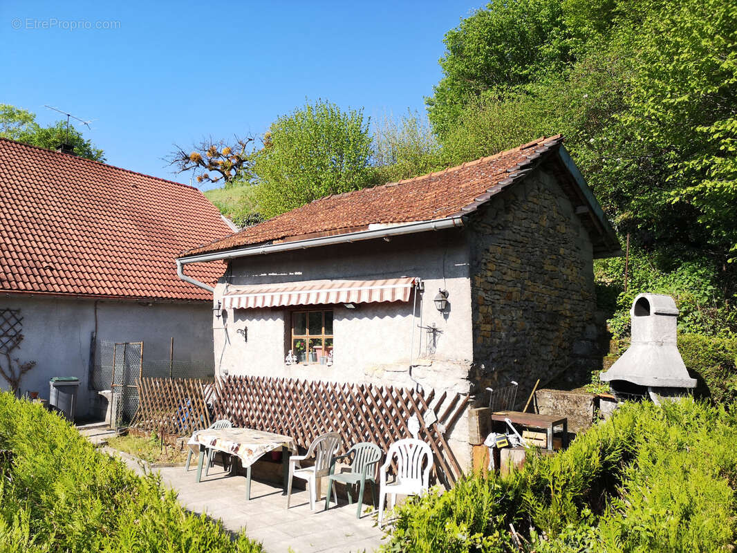 Maison à FONTAINE-LES-CLERVAL