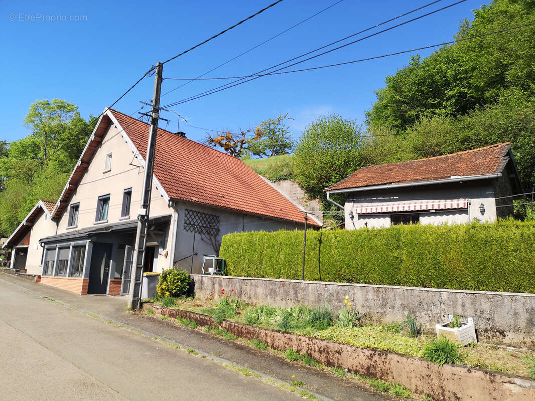 Maison à FONTAINE-LES-CLERVAL