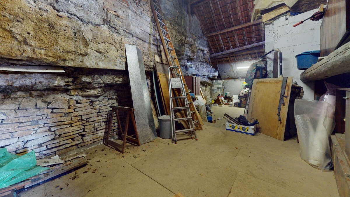 Maison à FONTAINE-LES-CLERVAL