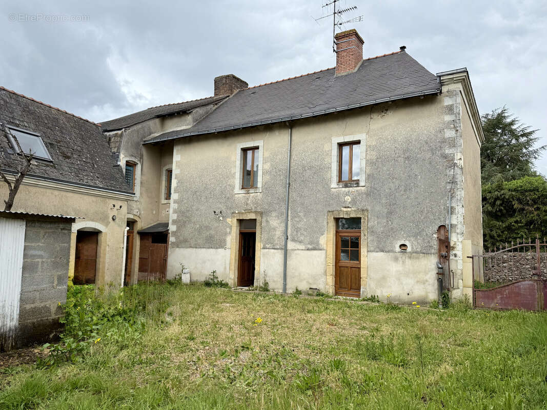 Maison à CHEMIRE-SUR-SARTHE
