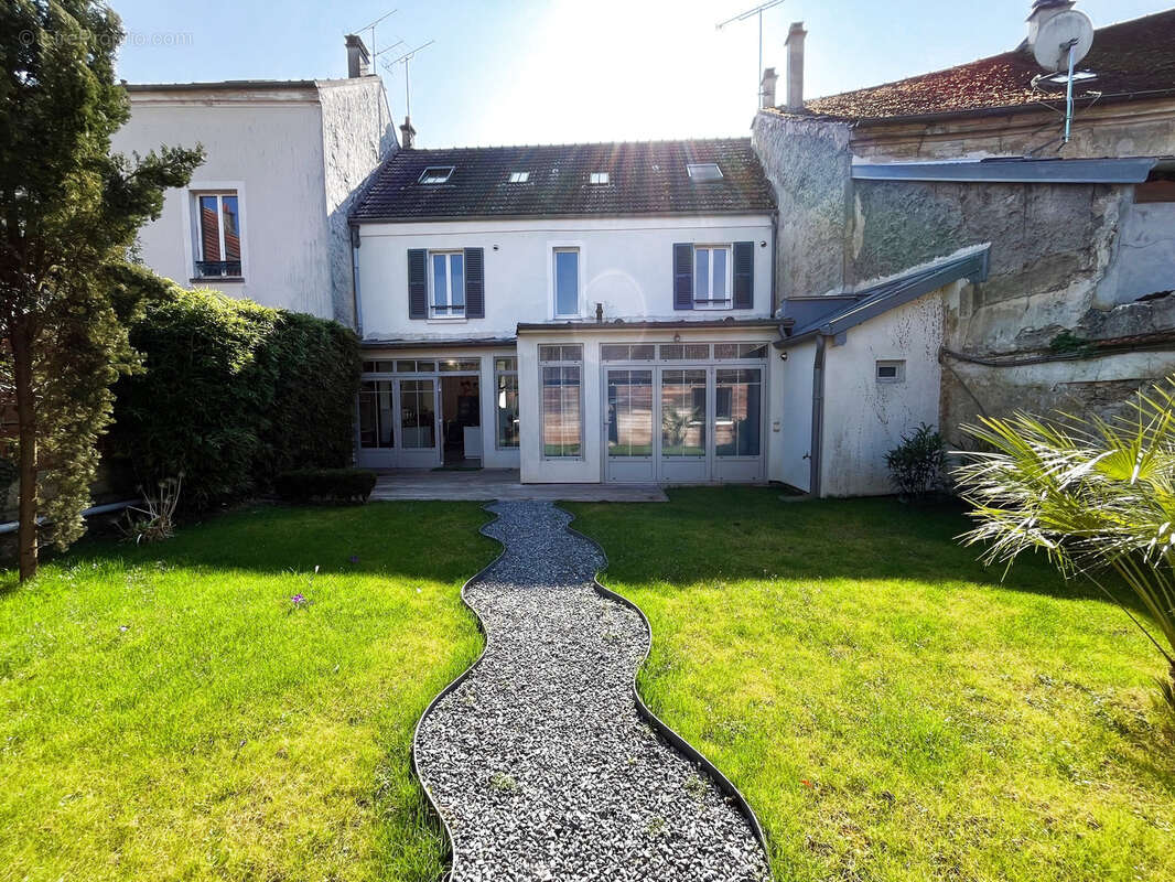 Maison à COUILLY-PONT-AUX-DAMES