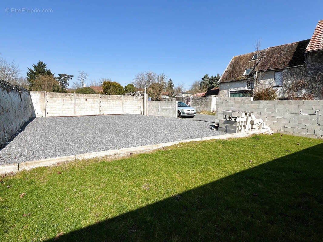 Maison à COUILLY-PONT-AUX-DAMES