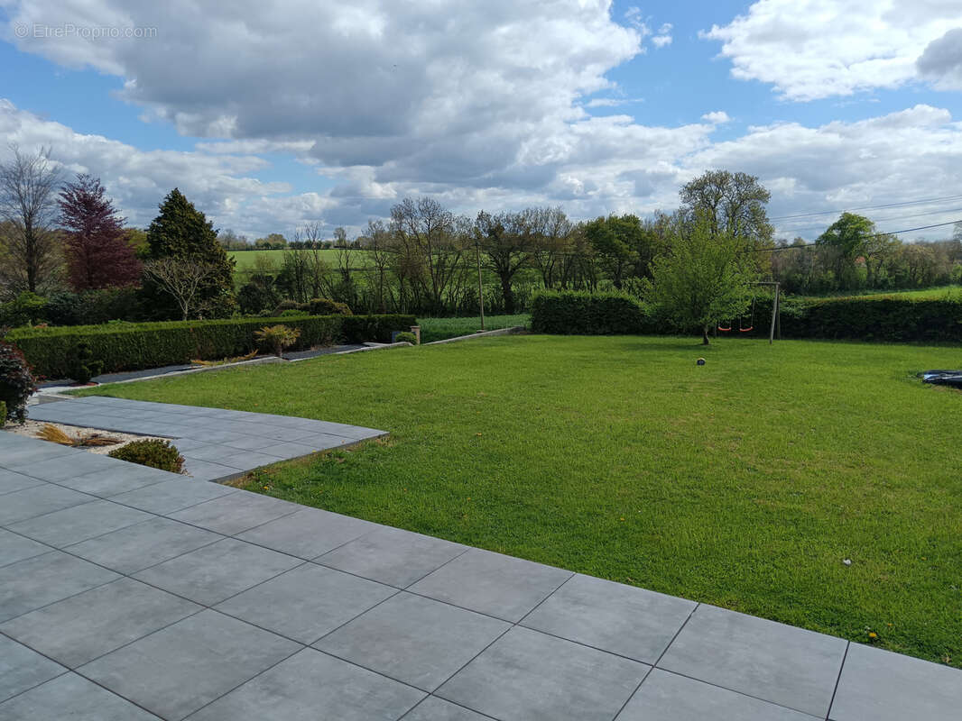 Maison à COUDEVILLE-SUR-MER