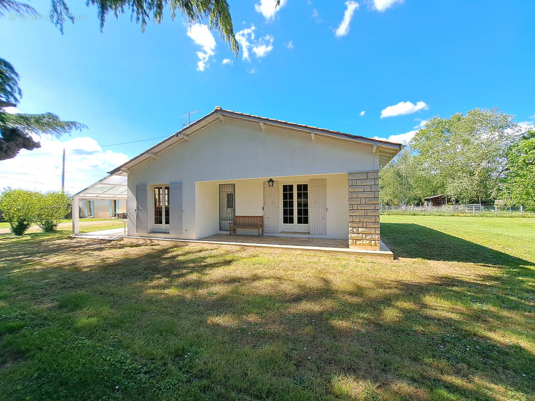 Maison à SAINT-PIERRE-D&#039;EYRAUD