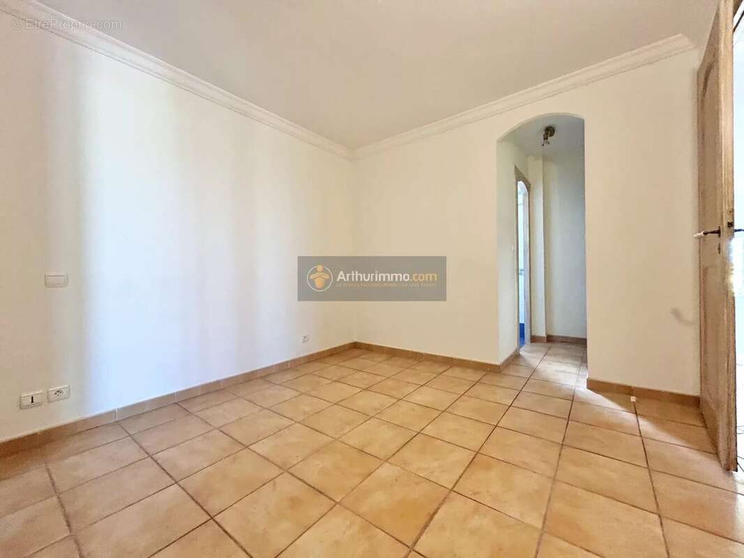 Maison à ROQUEBRUNE-SUR-ARGENS