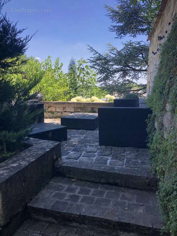 Maison à LE MESNIL-LE-ROI