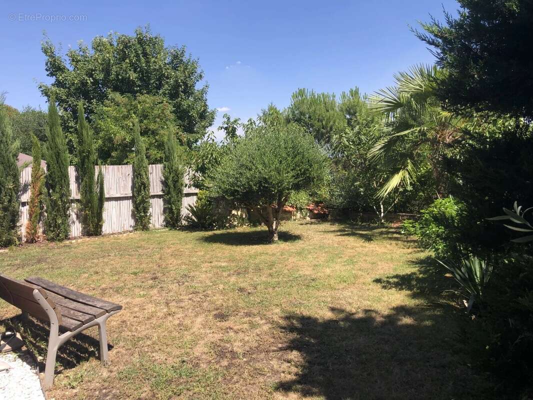 Maison à LE MESNIL-LE-ROI