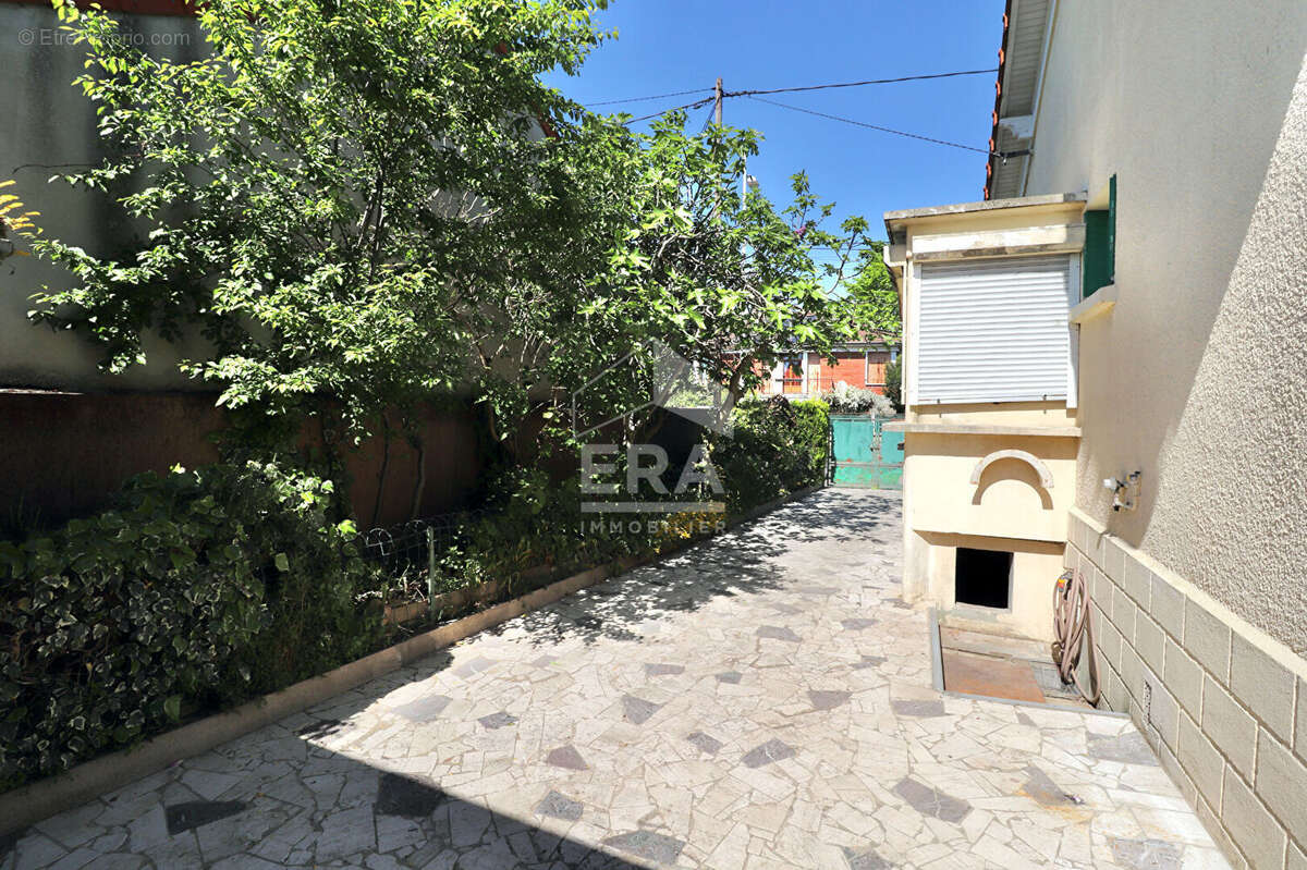 Maison à CHAMPS-SUR-MARNE