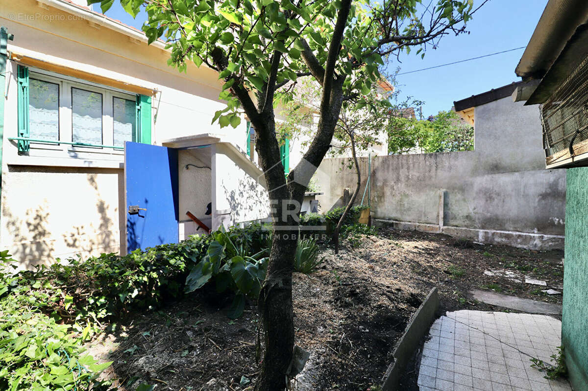 Maison à CHAMPS-SUR-MARNE