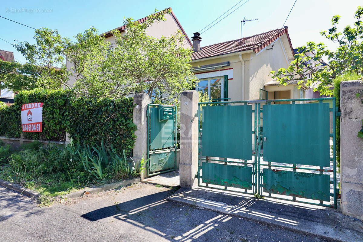Maison à CHAMPS-SUR-MARNE